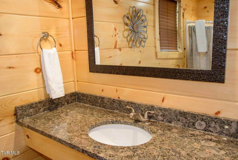 Photo #32: 834 String Run Way