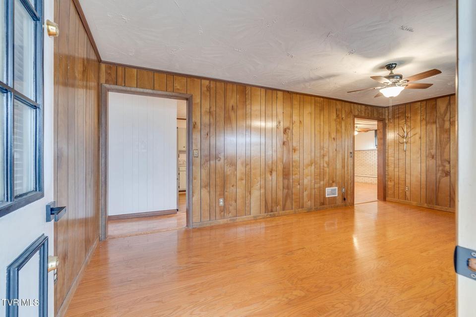 Photo #5: 309 Hill Avenue