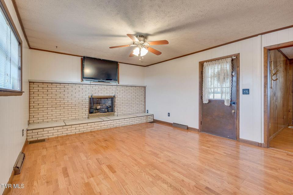 Photo #8: 309 Hill Avenue