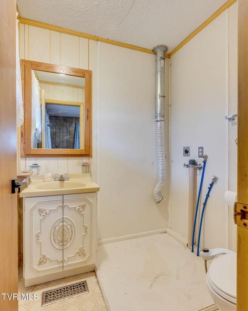 Photo #15: 309 Hill Avenue