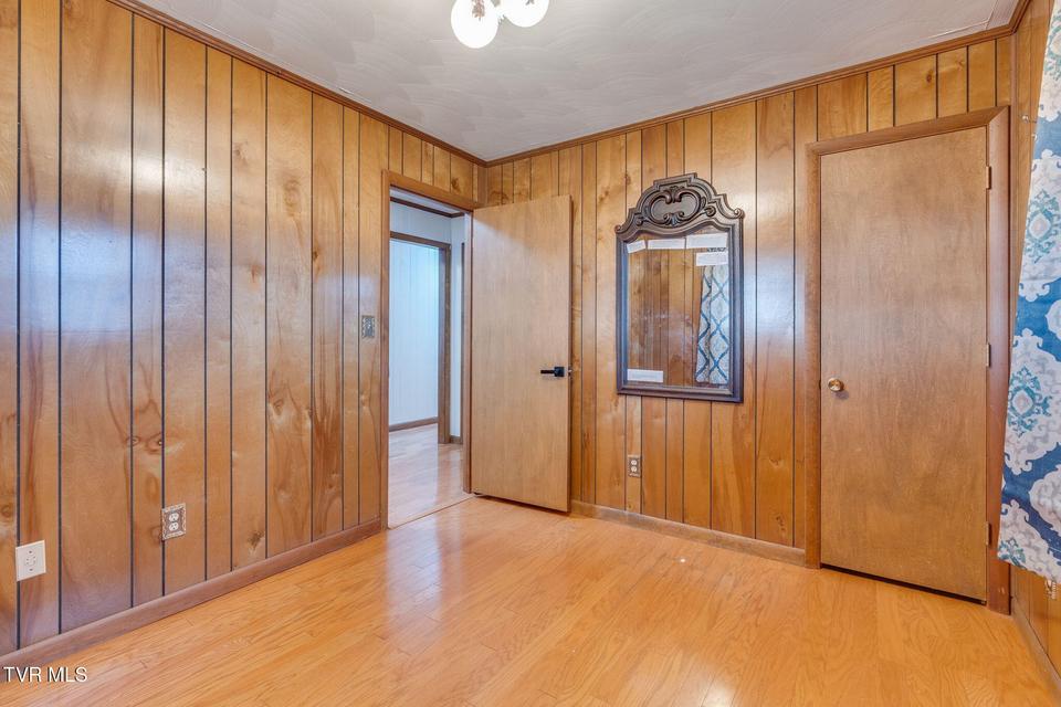 Photo #17: 309 Hill Avenue