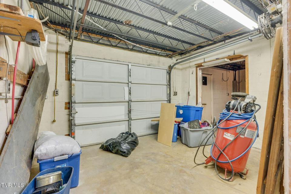 Photo #28: 309 Hill Avenue