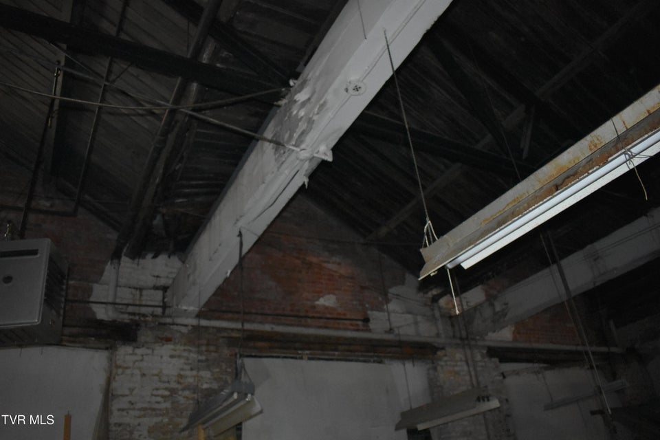 Photo #10: 509 Shelby Street