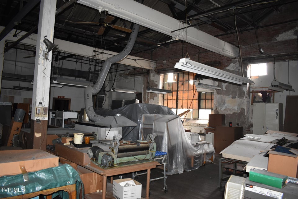 Photo #15: 509 Shelby Street