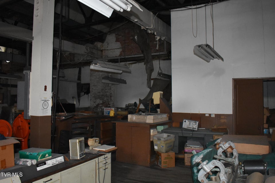 Photo #26: 509 Shelby Street