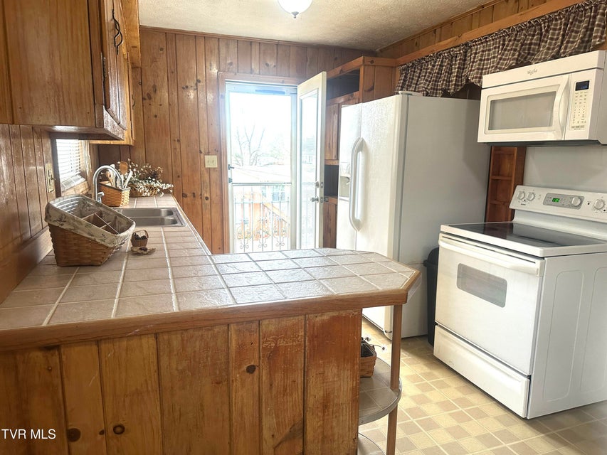 Photo #7: 35 Hermitage Street