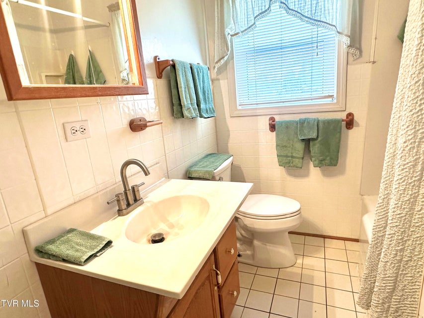 Photo #13: 35 Hermitage Street