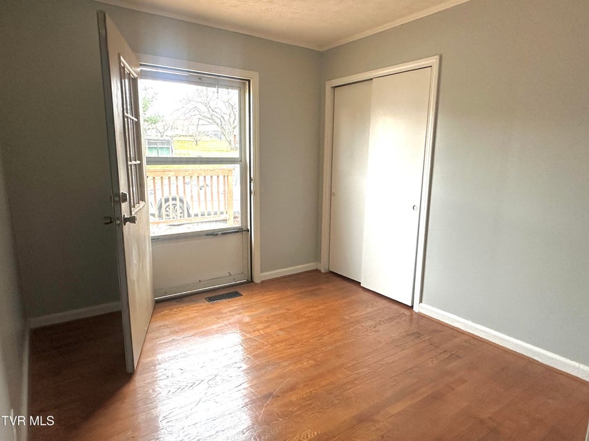 Photo #12: 35 Hermitage Street