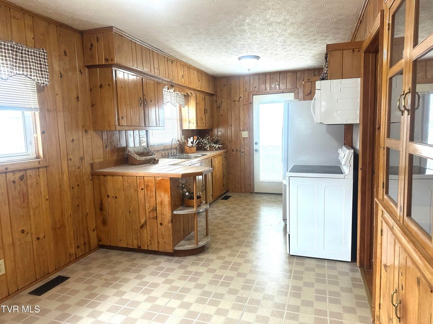 Photo #6: 35 Hermitage Street