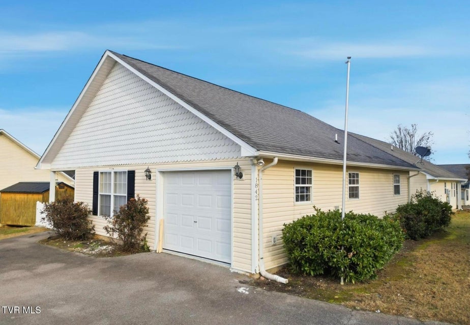 Photo #3: 1842 Country Meadows Drive