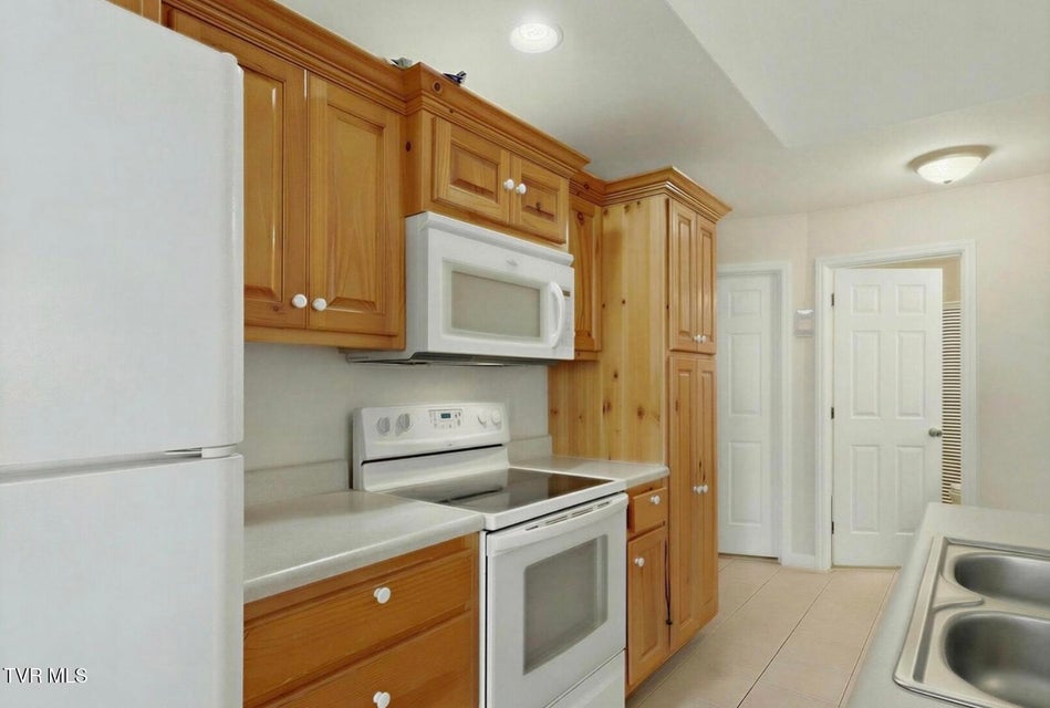 Photo #18: 1842 Country Meadows Drive