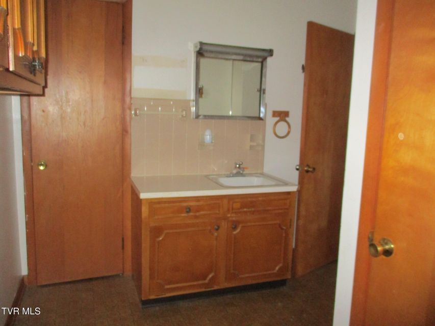 Photo #9: 157 Raintree Drive