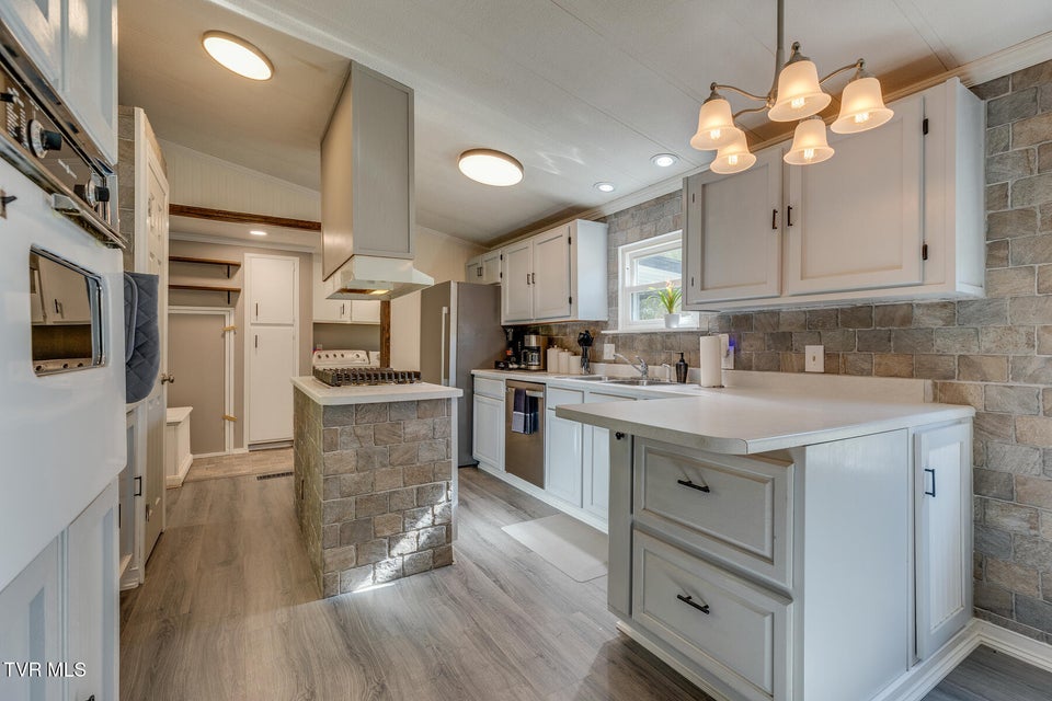 Photo #6: 18212 Cleveland Road