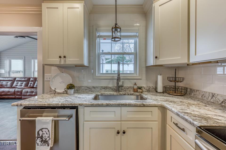 Photo #17: 4004 Englewood Boulevard