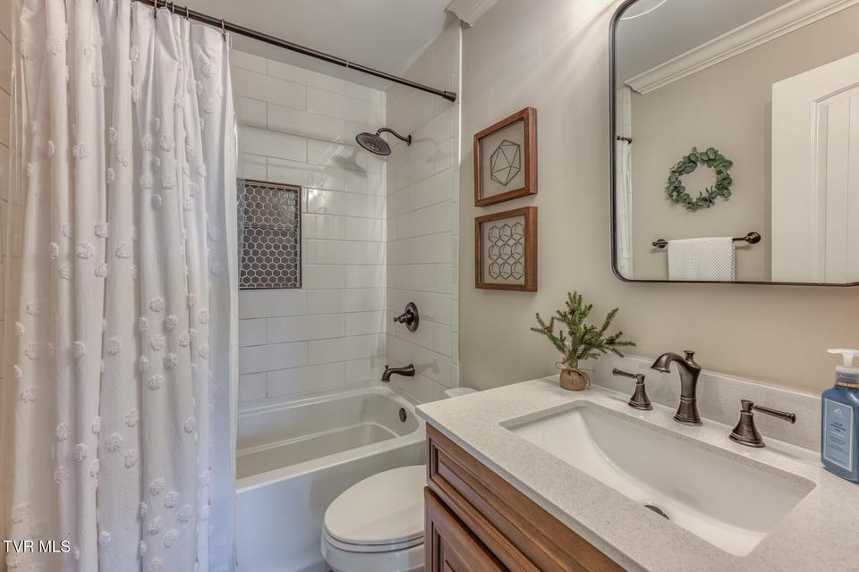 Photo #34: 4004 Englewood Boulevard