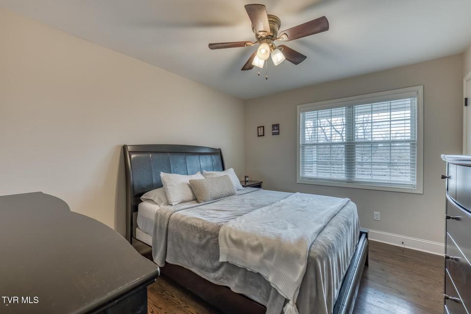 Photo #31: 4004 Englewood Boulevard