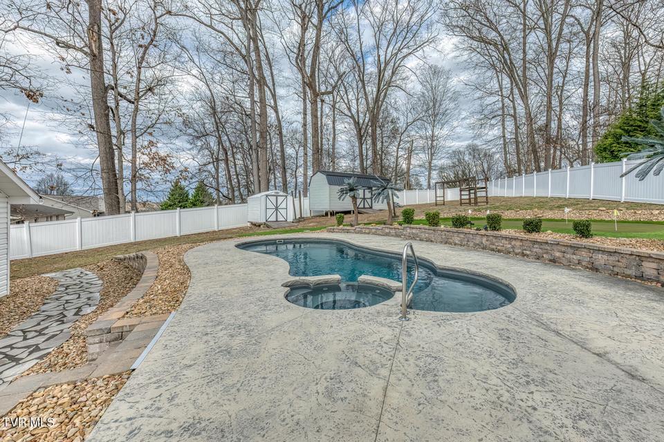 Photo #40: 4004 Englewood Boulevard