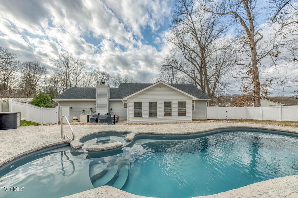 Photo #42: 4004 Englewood Boulevard