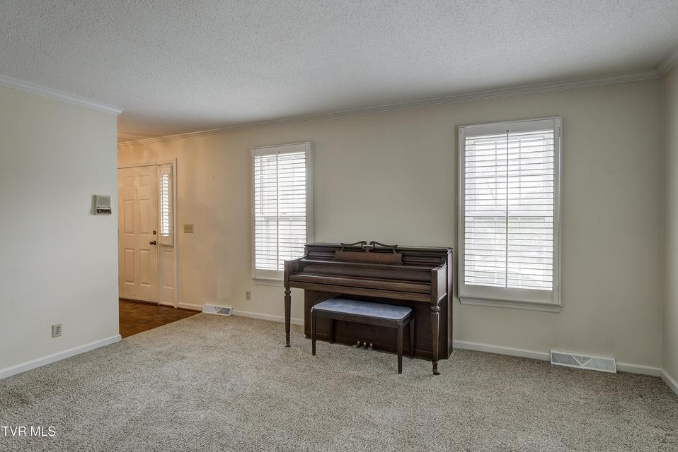 Photo #10: 517 Sharon Drive