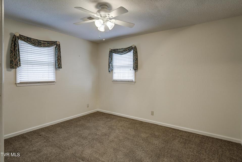 Photo #37: 517 Sharon Drive