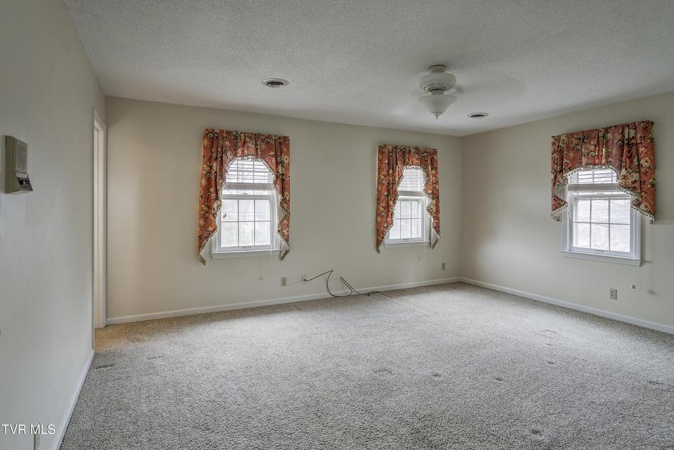 Photo #43: 517 Sharon Drive