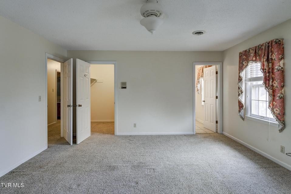 Photo #45: 517 Sharon Drive