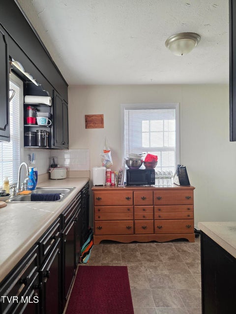 Photo #16: 810 Lamont Street