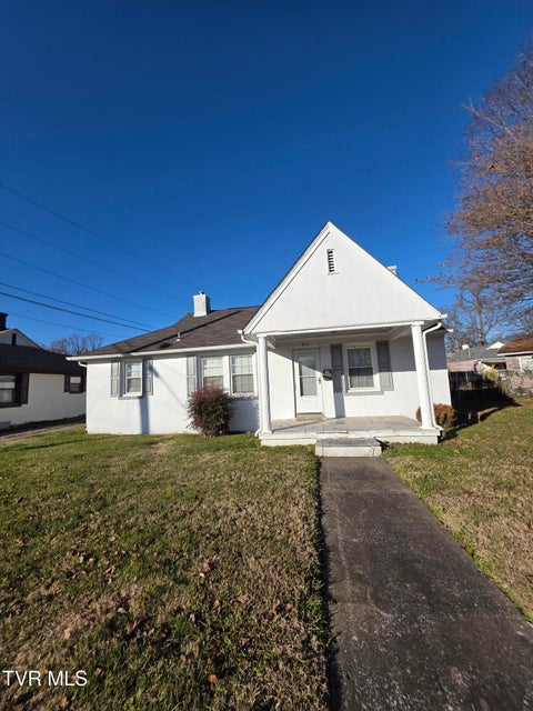 Photo #21: 810 Lamont Street