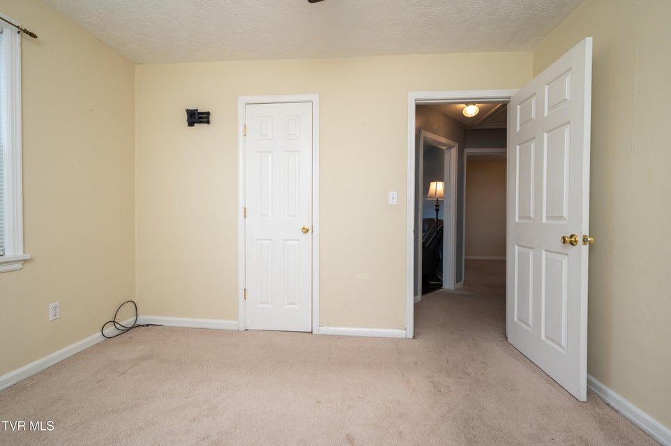 Photo #12: 813 Fairmont Avenue