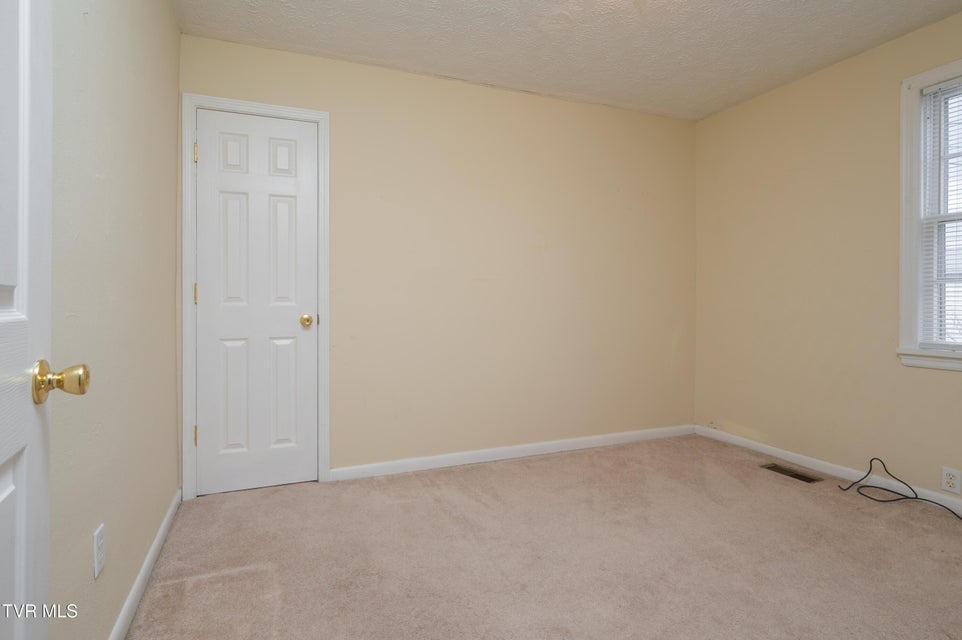 Photo #17: 813 Fairmont Avenue