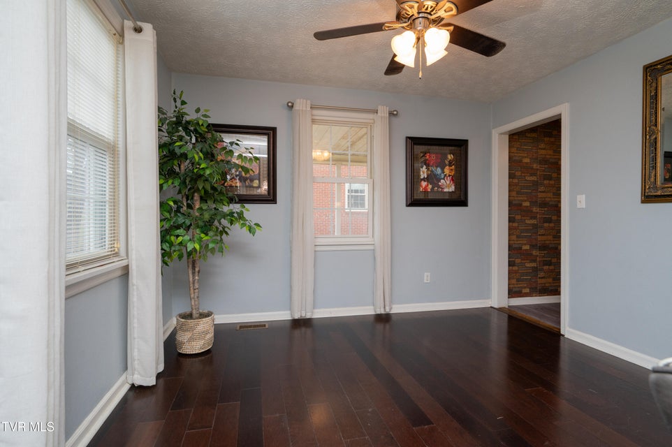 Photo #5: 813 Fairmont Avenue