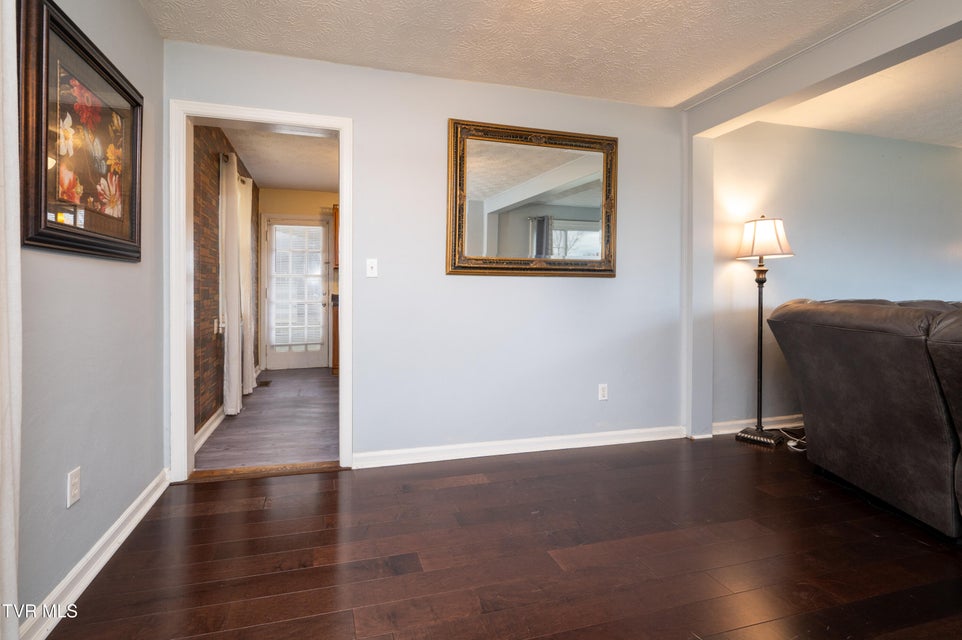 Photo #6: 813 Fairmont Avenue