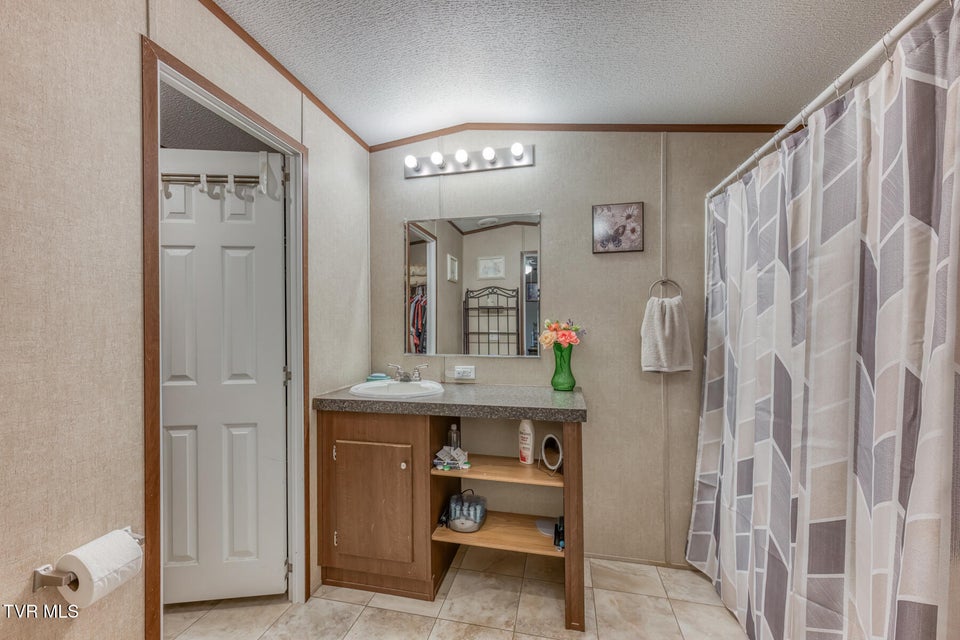 Photo #16: 1729 Belden Road