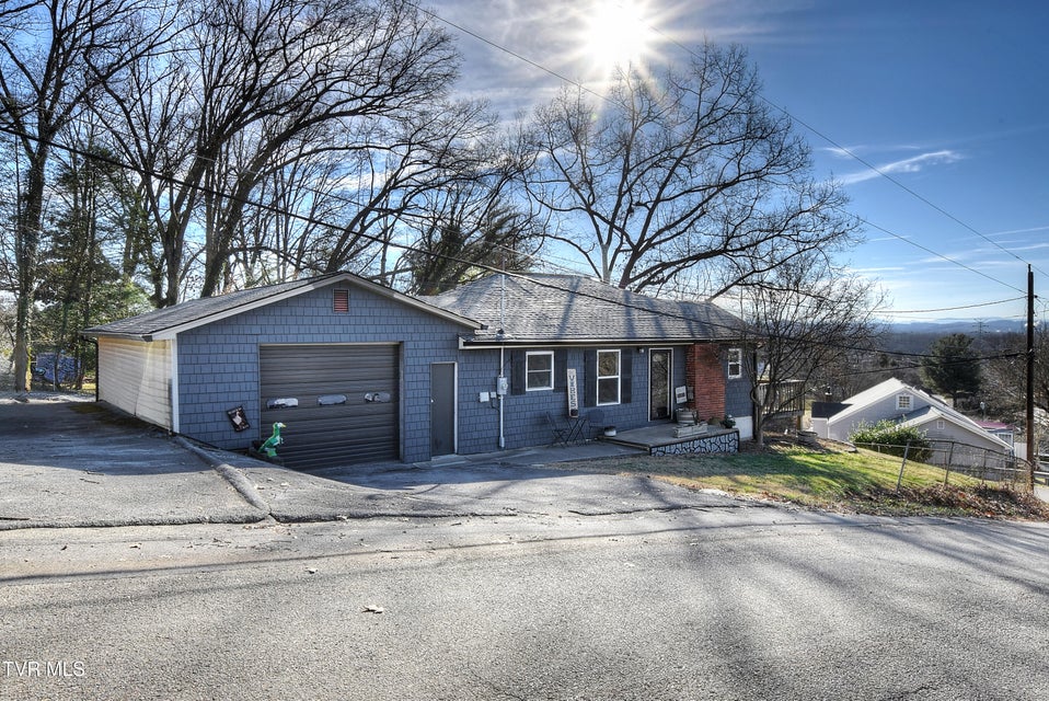 Photo #2: 413 Northcott Drive