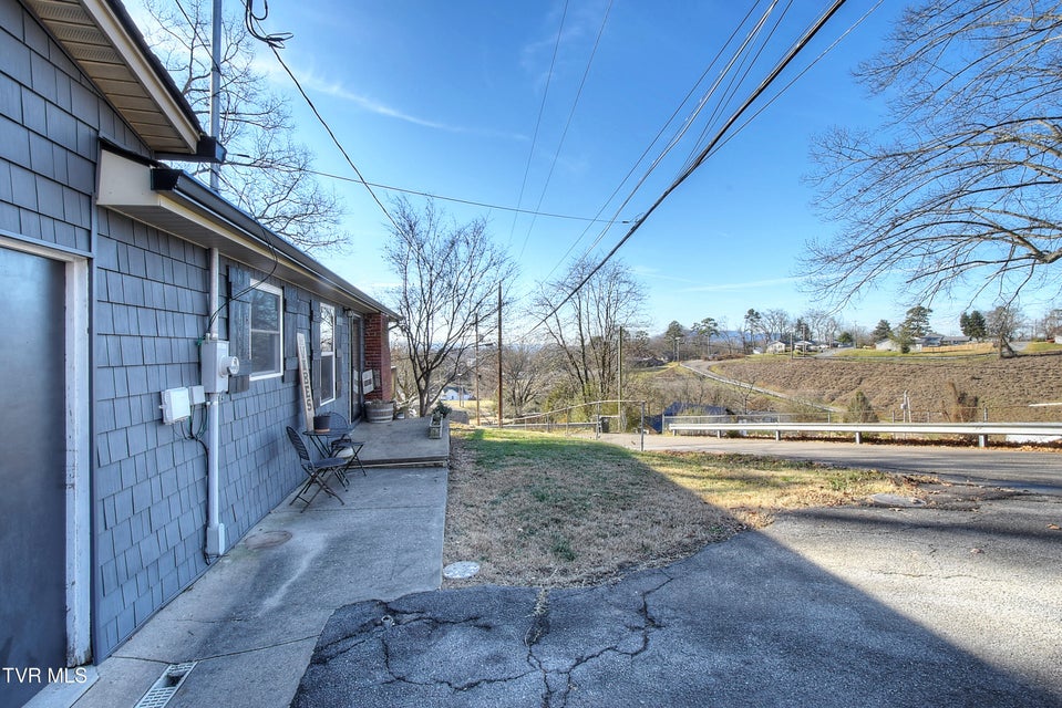 Photo #4: 413 Northcott Drive