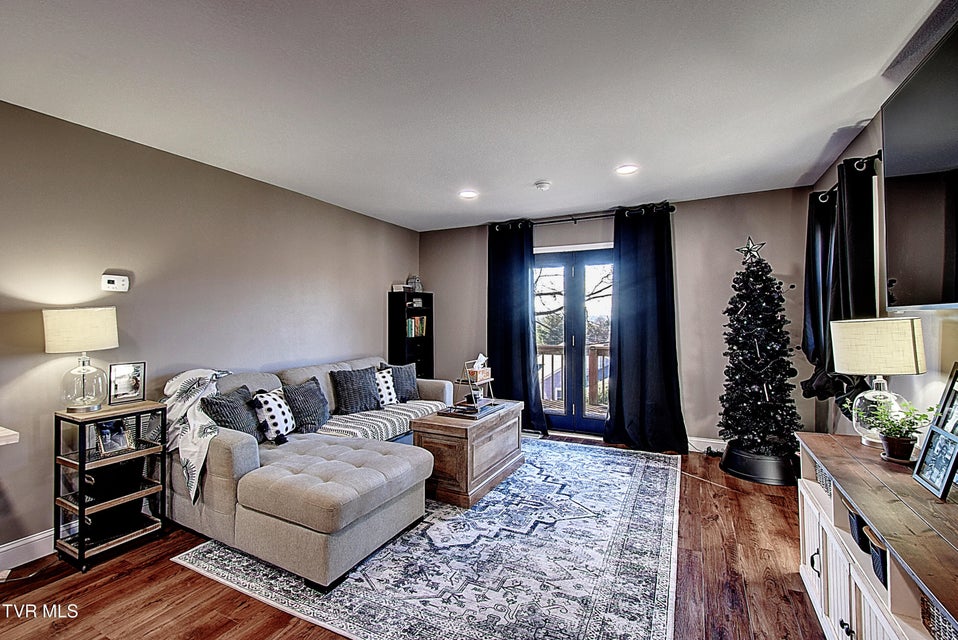 Photo #6: 413 Northcott Drive