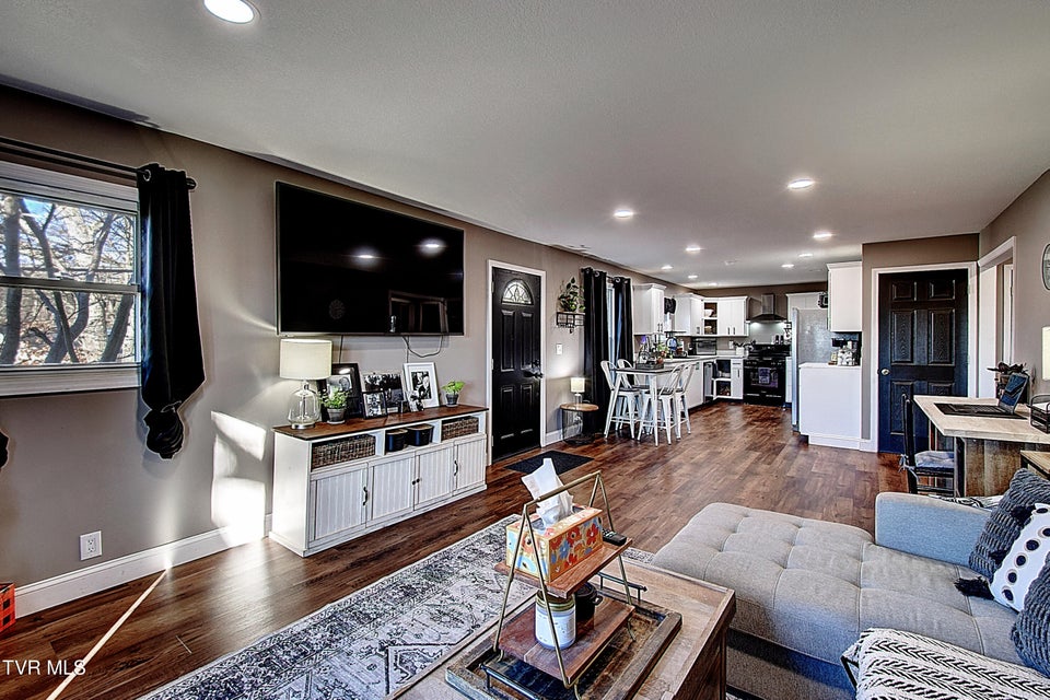 Photo #9: 413 Northcott Drive