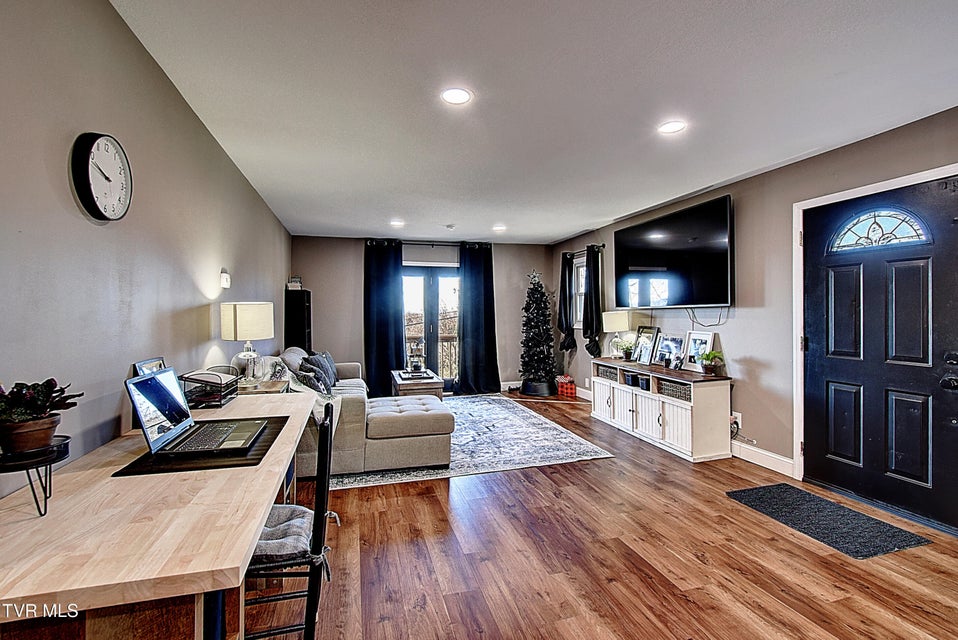 Photo #10: 413 Northcott Drive