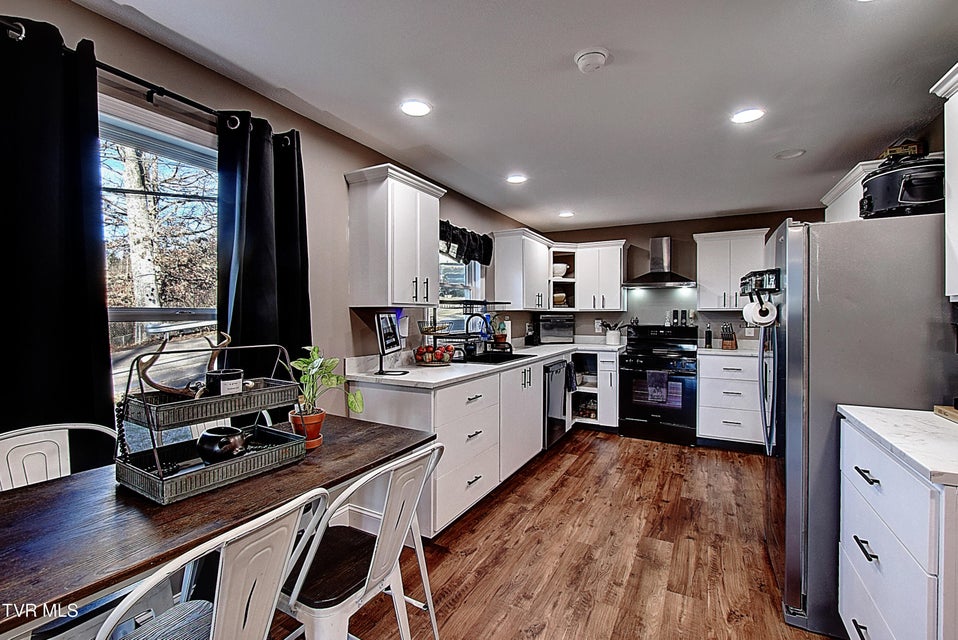 Photo #12: 413 Northcott Drive