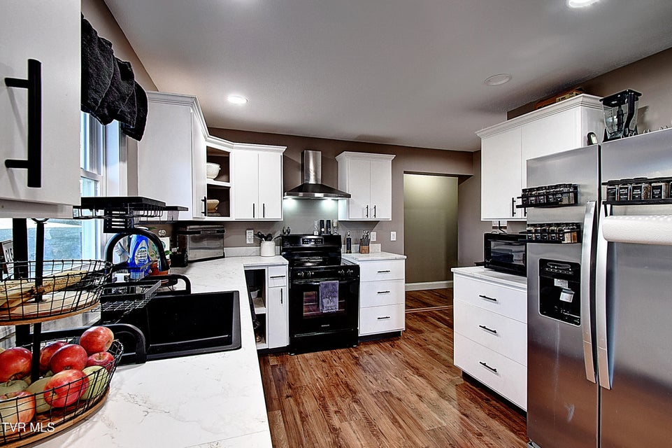 Photo #14: 413 Northcott Drive