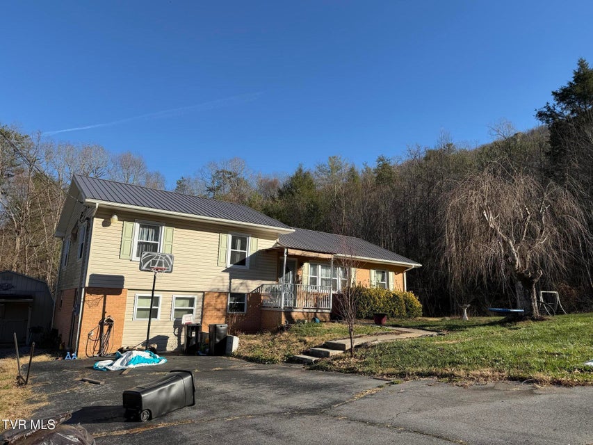 Photo #11: 208 Sycamore Street