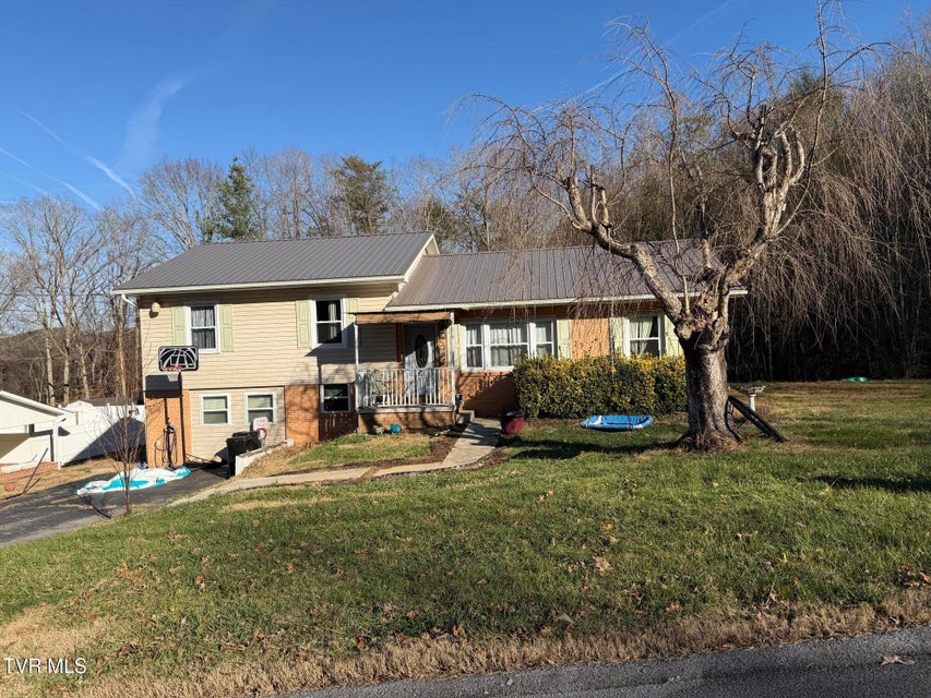 Photo #2: 208 Sycamore Street