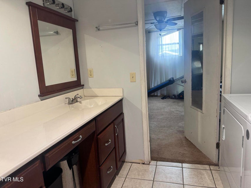 Photo #47: 208 Sycamore Street