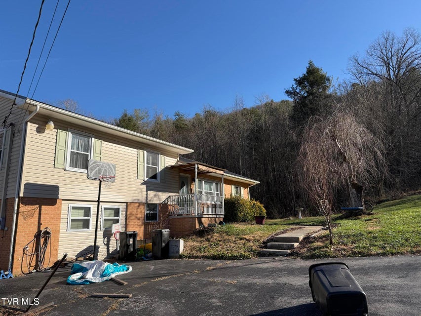 Photo #4: 208 Sycamore Street