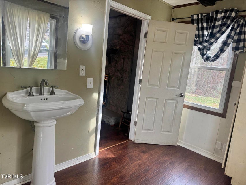 Photo #27: 208 Sycamore Street