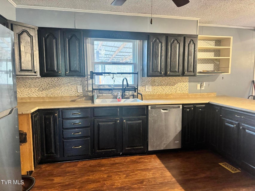 Photo #18: 208 Sycamore Street