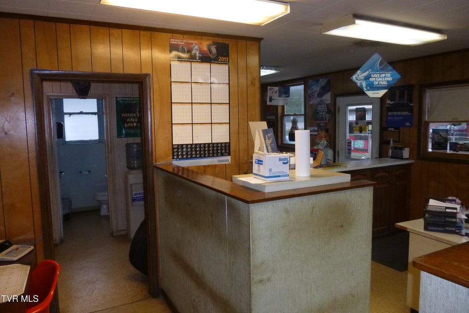 Photo #3: 1809 2nd Avenue