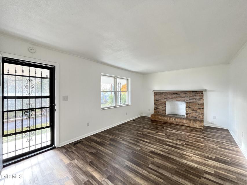 Photo #3: 126 Pearl Street