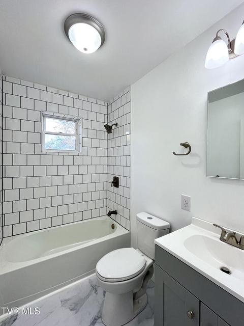 Photo #10: 126 Pearl Street