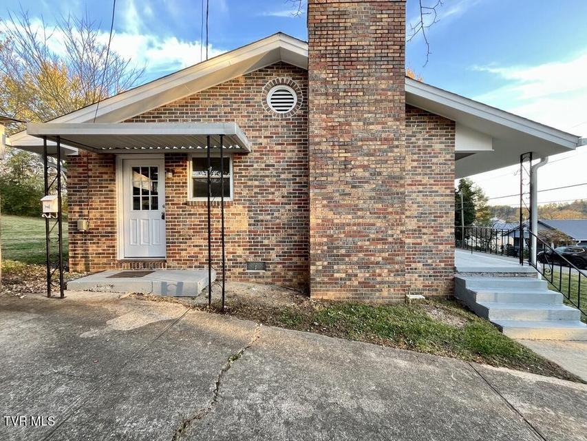 Photo #13: 126 Pearl Street